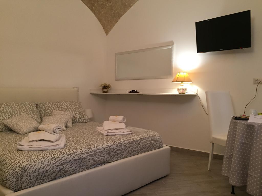 Petros Room Camere サレルノ 部屋 写真