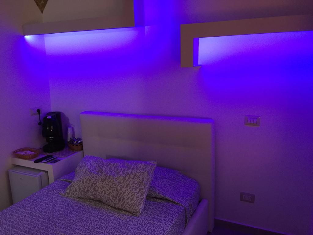 Petros Room Camere サレルノ 部屋 写真