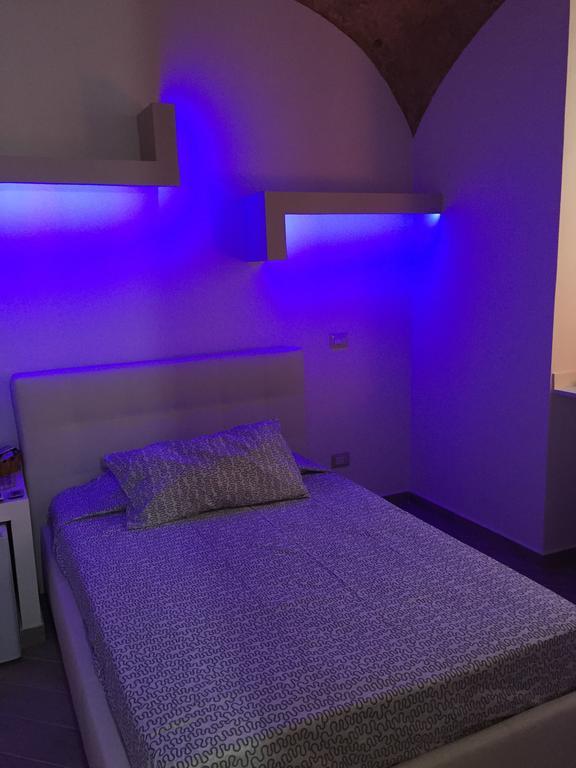 Petros Room Camere サレルノ 部屋 写真